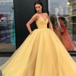 Plunging Sweetheart Puffy Yellow Ball Gown Prom Dresses .