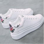 2019 Spring Women sneakers on the platform Embroider white .