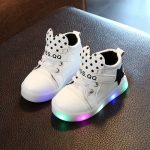 2019 new spring and autumn children's shoes LED light shoes girls .