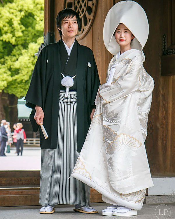 Traditional wedding outfits from around the world (29 Photos .