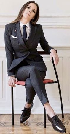 106 Best Women in suits images | Suits for women, Women, Fashi