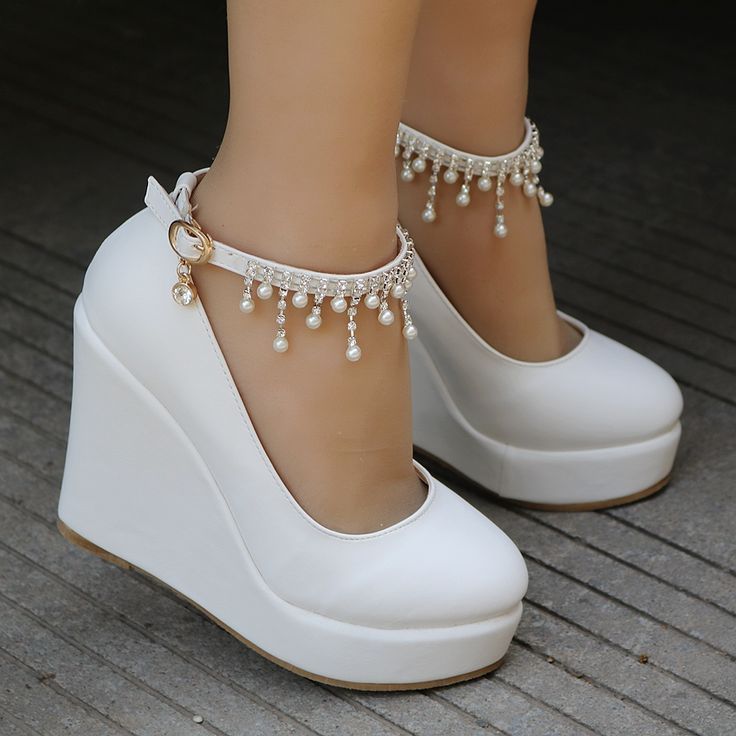 How To Get A Glamorous Look With White
  Wedges