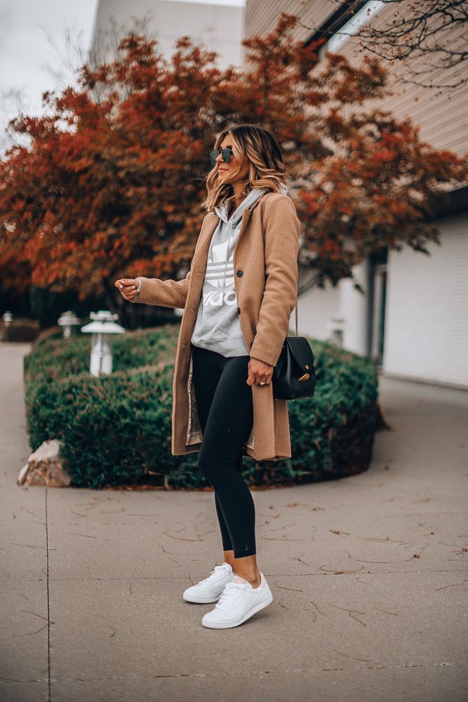 Blending
With Golden And Brown Hues With Fall Outfit