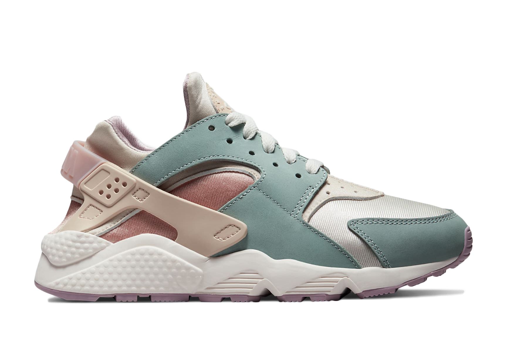 Comfort Your Feet With Huarache Sneakers