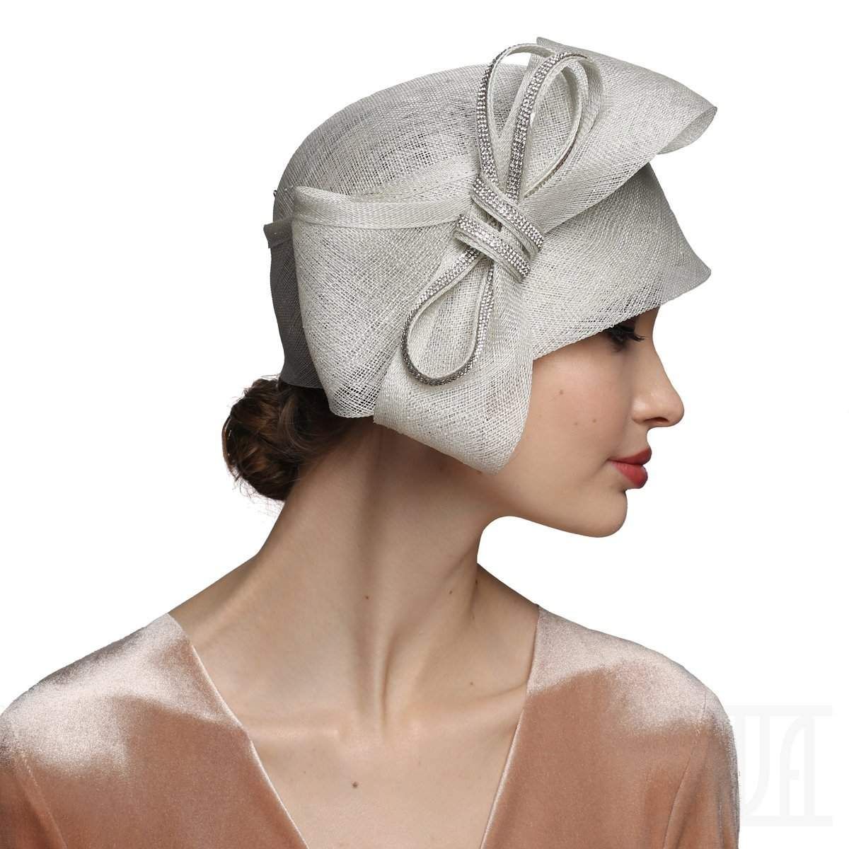 Styling
With Cloche Hat