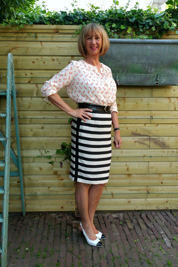For
  Perfect Ladylike Trends Black And White Striped Skirts
