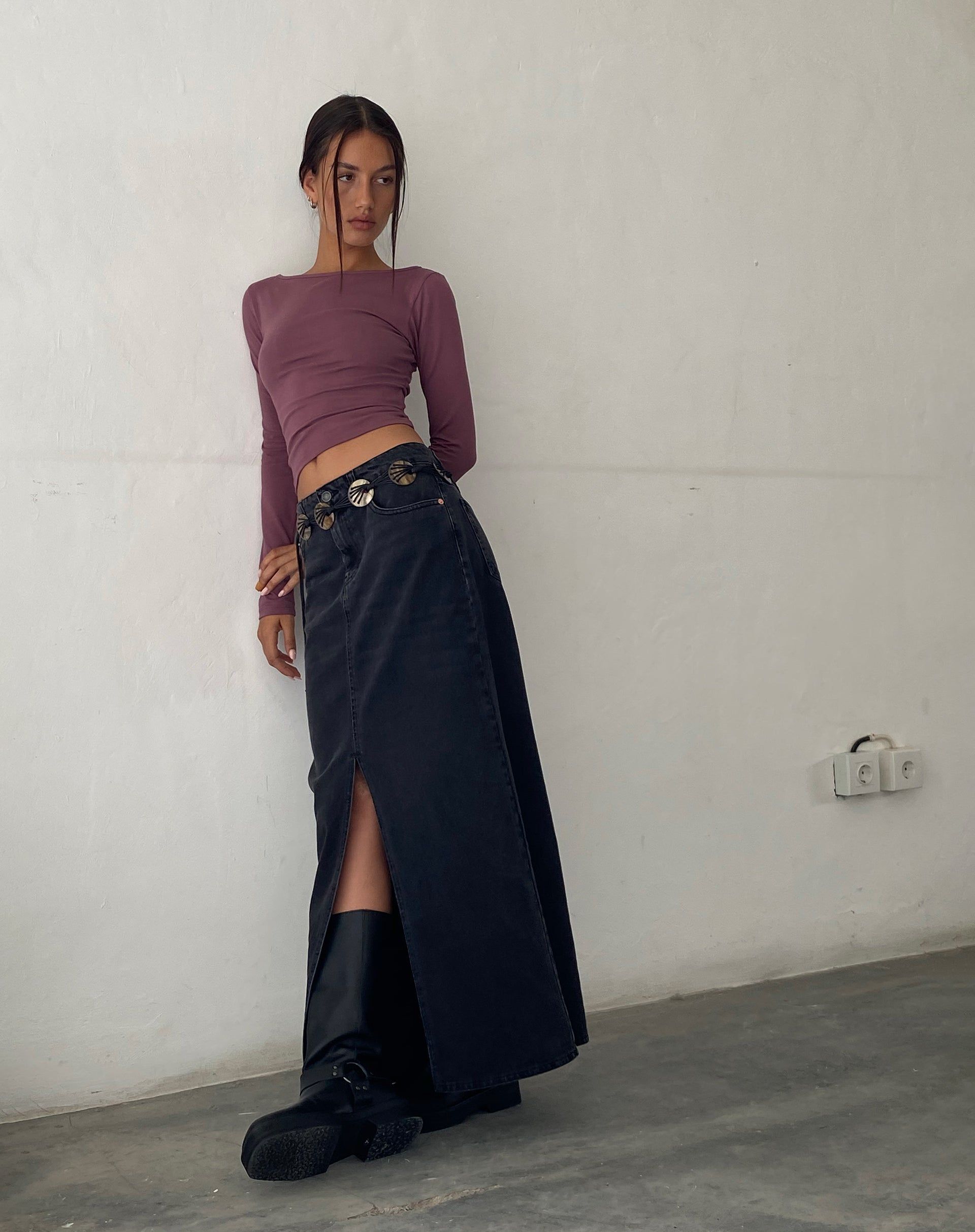 Professional And Sophisticated Long Black
  Skirts For Business Women