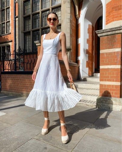 How To Get A Glamorous Look With White
Wedges