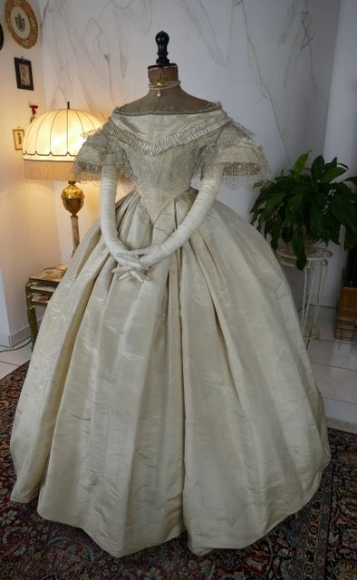Perfect
Attire For A Woman Ball Gown