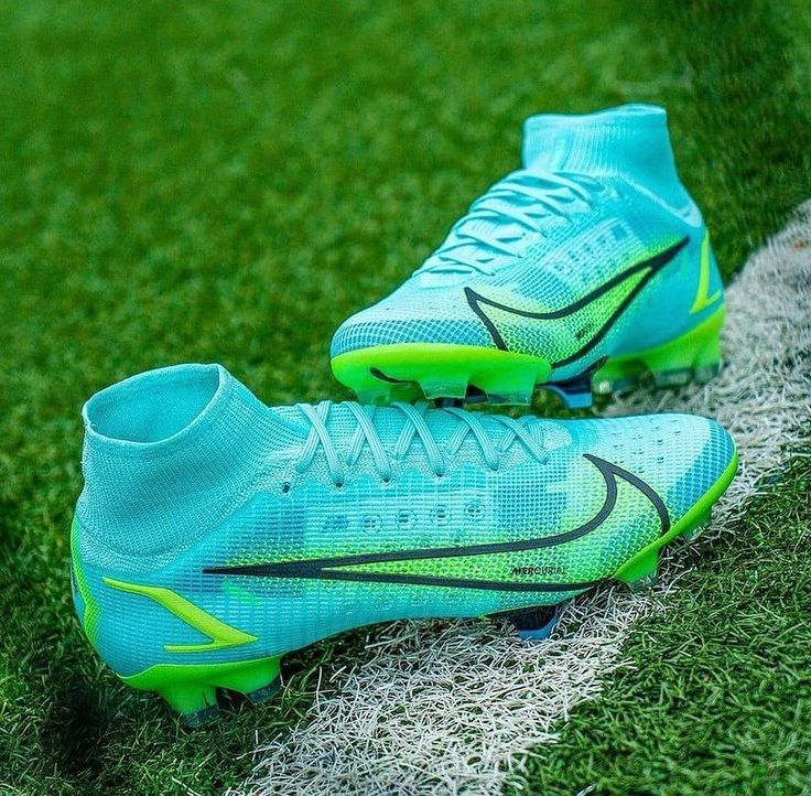 Football
  Shoes Befitting The Field