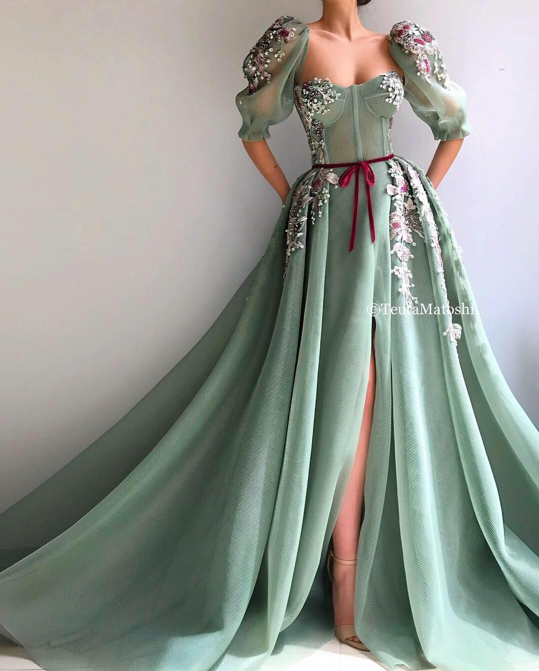 An Overview Of Turquoise Dresses