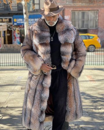 Appealing Looks  In Winter By Sporting Mens Fur Coats