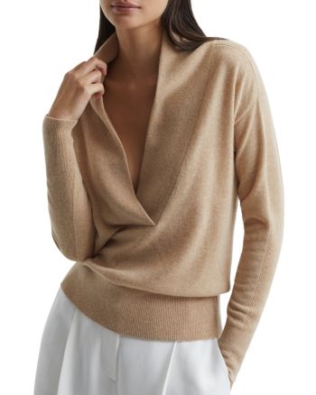 Look
Fashionable With The Cashmere Sweaters