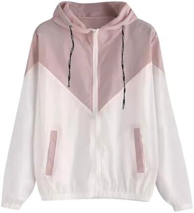 Trendy Women's Raincoats:⁤ Fashion Meets ⁣Functionality