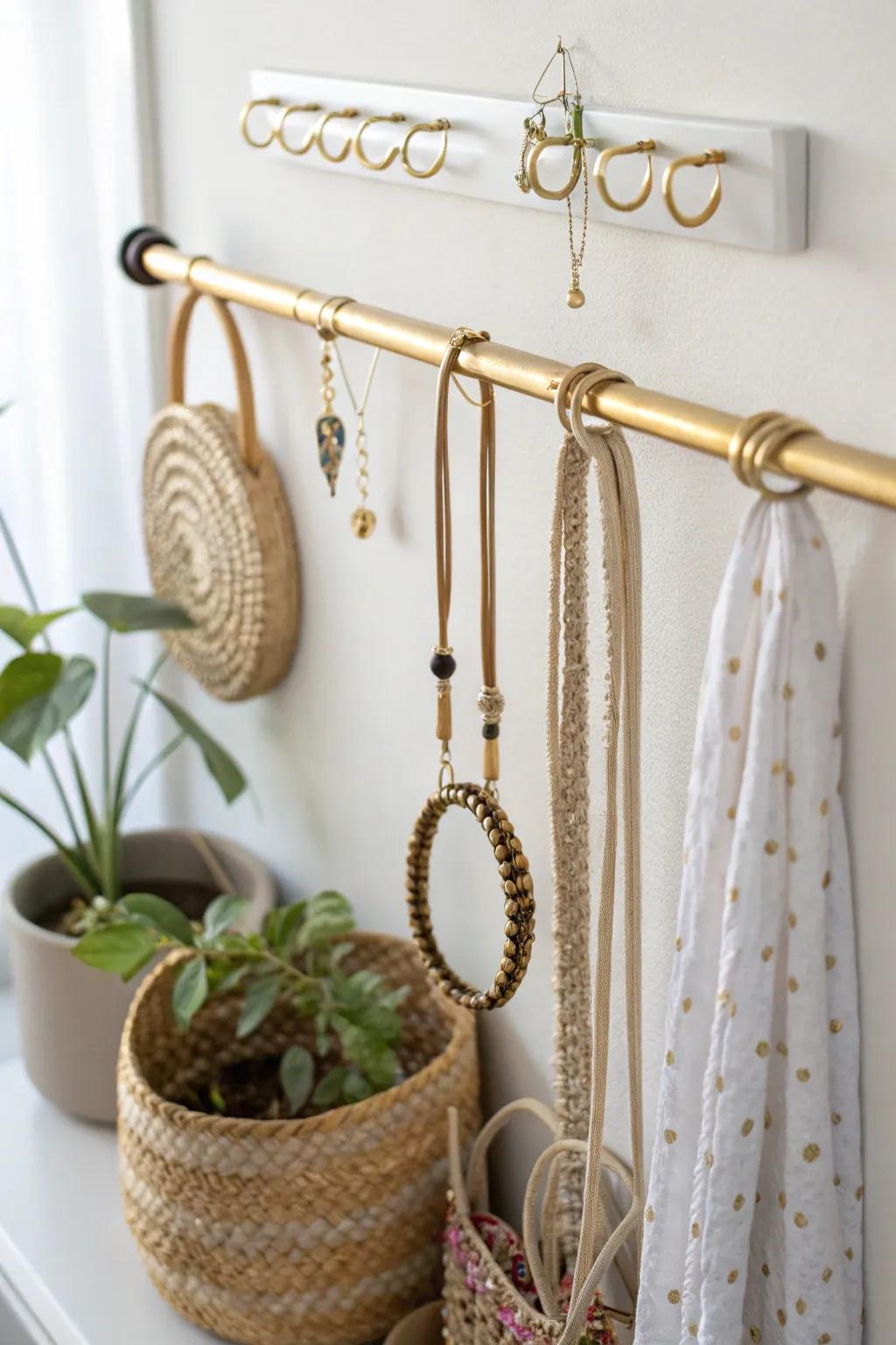 Elevate your accessory organization with chic suspension rods. Keep it straightforward, fashionable, and effortlessly boho-inspired.