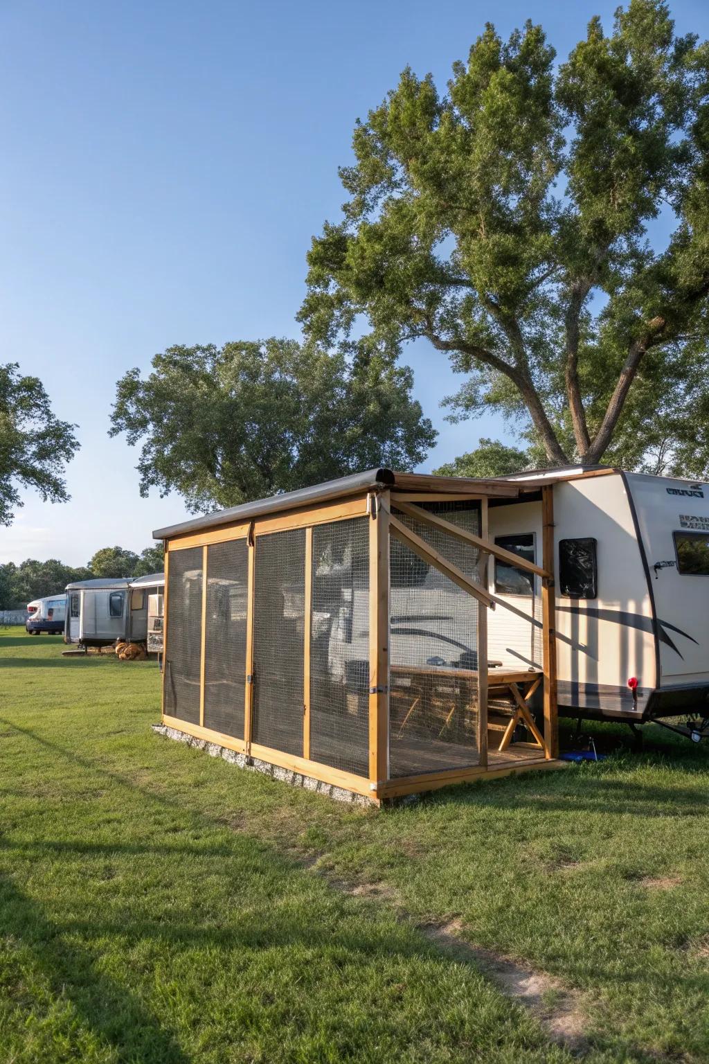 A mesh enclosure provides a comfortable, bug-free zone.