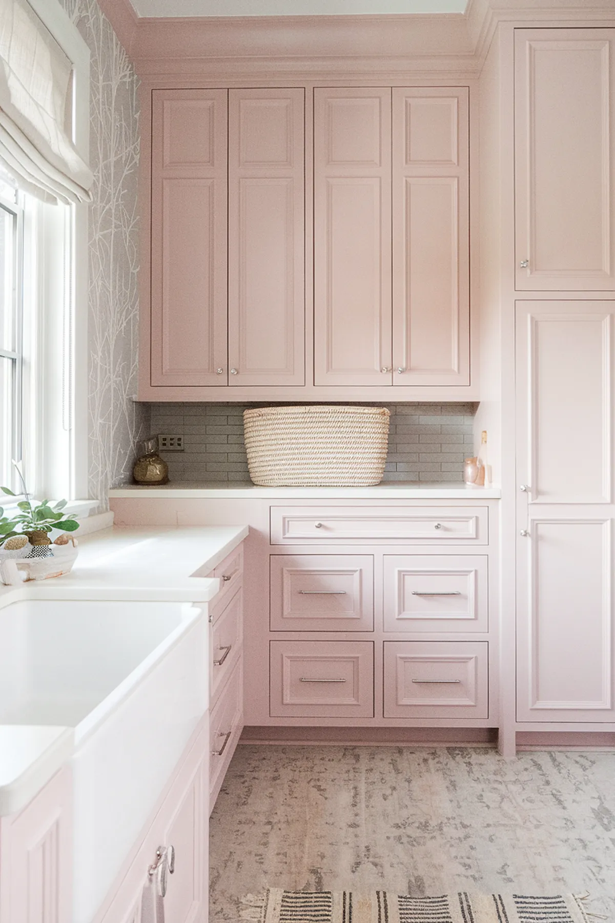 Chic Laundry Rooms That Make Chores Enjoyable