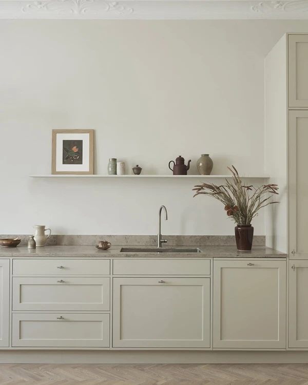 Earthy Elements & Bright Spaces