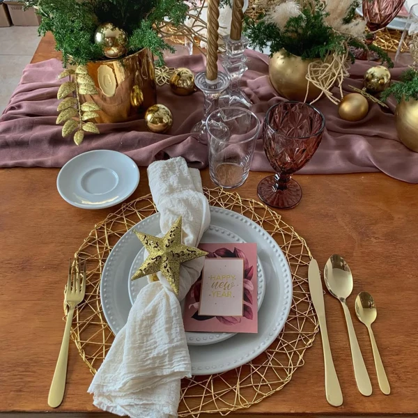 Navy and Gold Table Setting