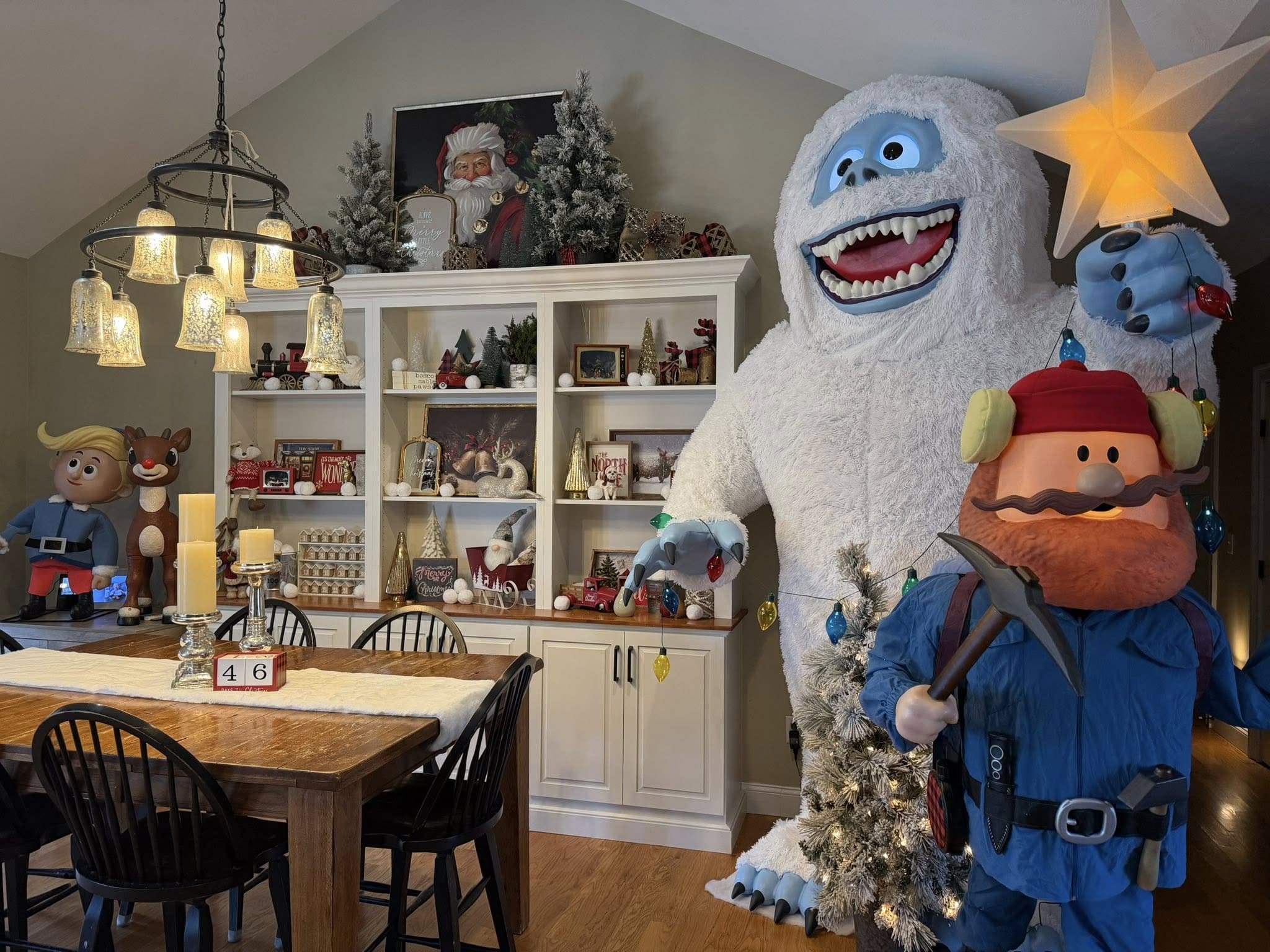 Retro Holiday Movie Theme