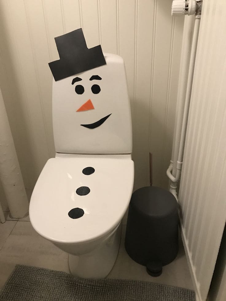Frosty Snowman Toilet Decor Idea