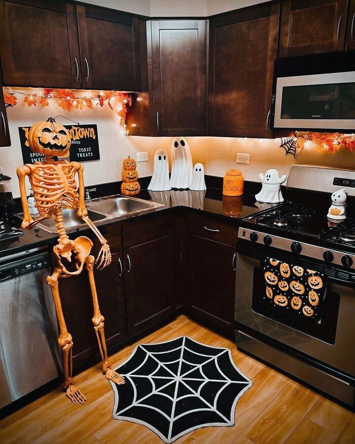 Skeletons Snack Station