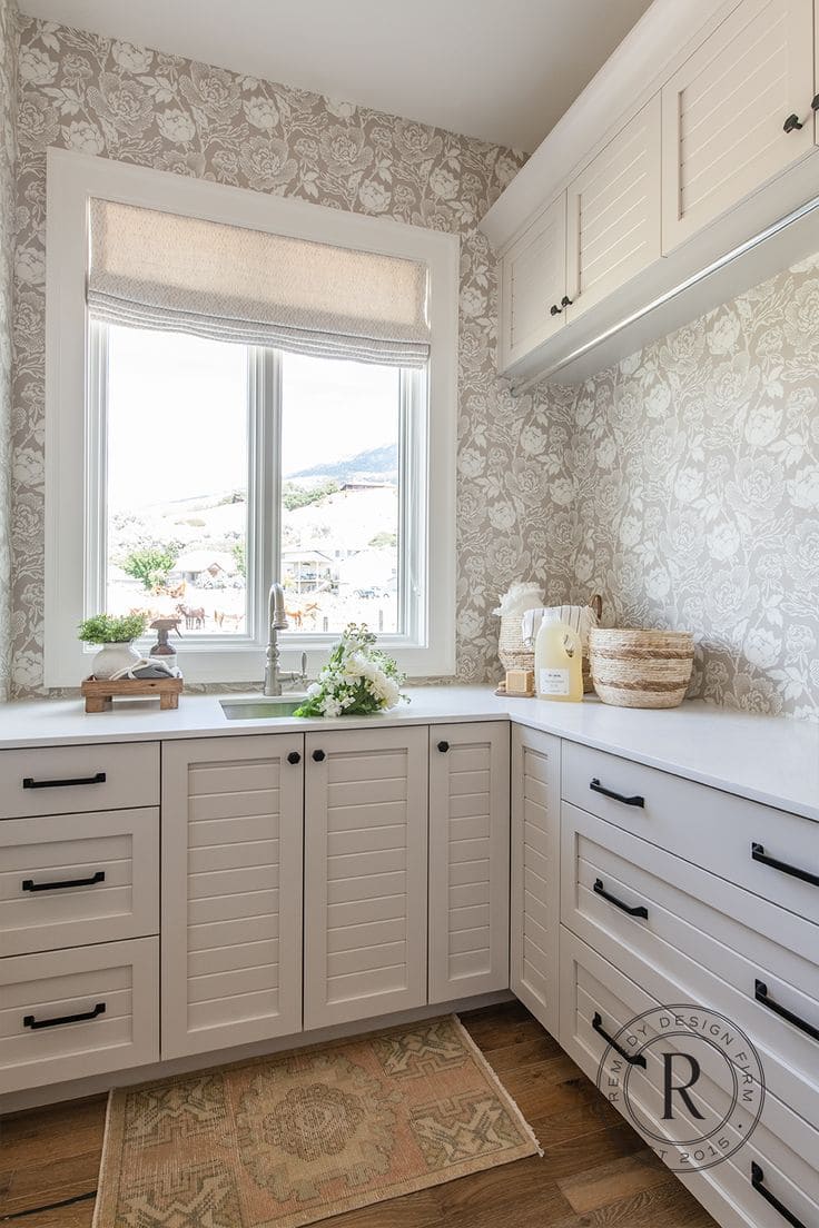 Striking Medallion Pattern Laundry Room