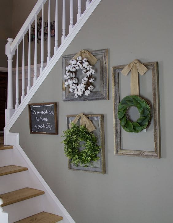 Country Wreath Staircase Frame Decor