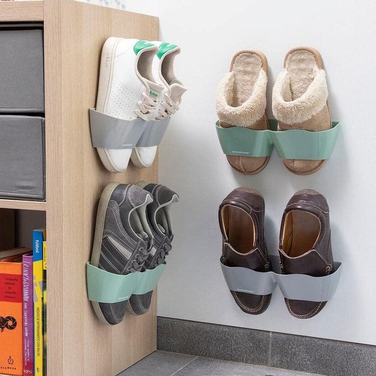 Modern Wall-Mounted Shoe Hanger