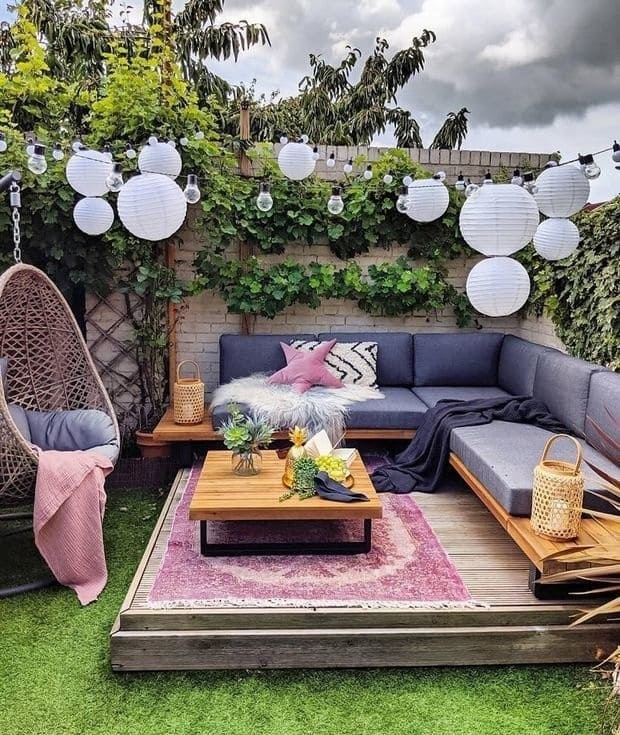 Stylish Garden Retreat with Soft Lighting