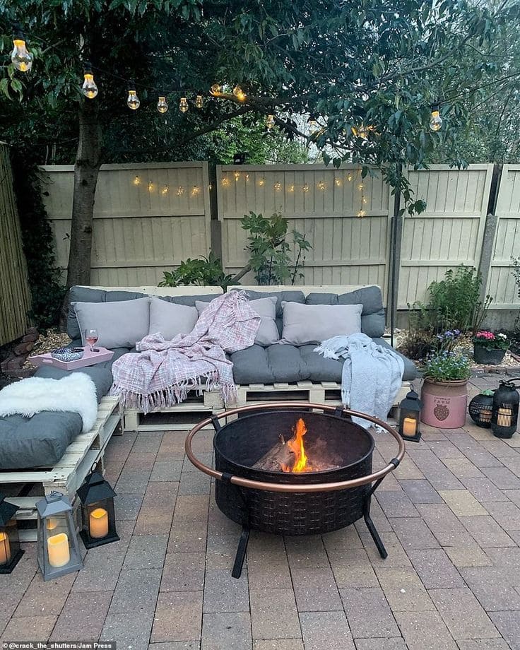 Backyard Firepit and Sofa Setup for Families
