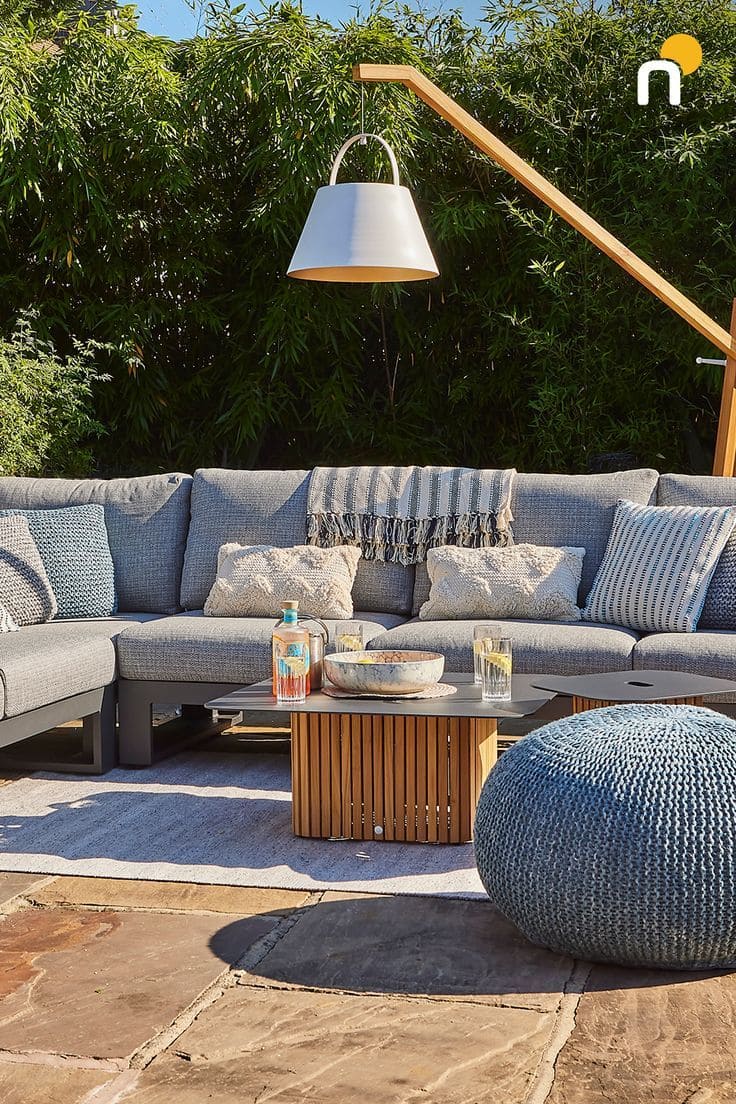 Bamboo-Inspired Modern Garden Lounge