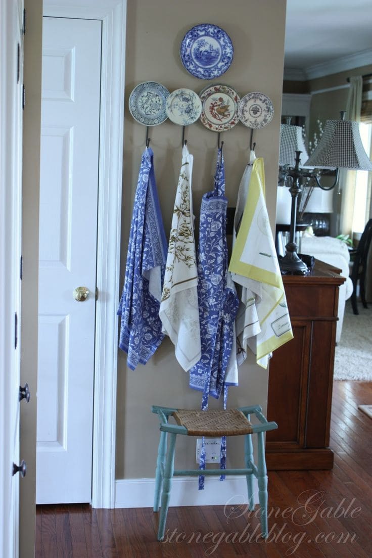 Innovative Plate Towel Hanger