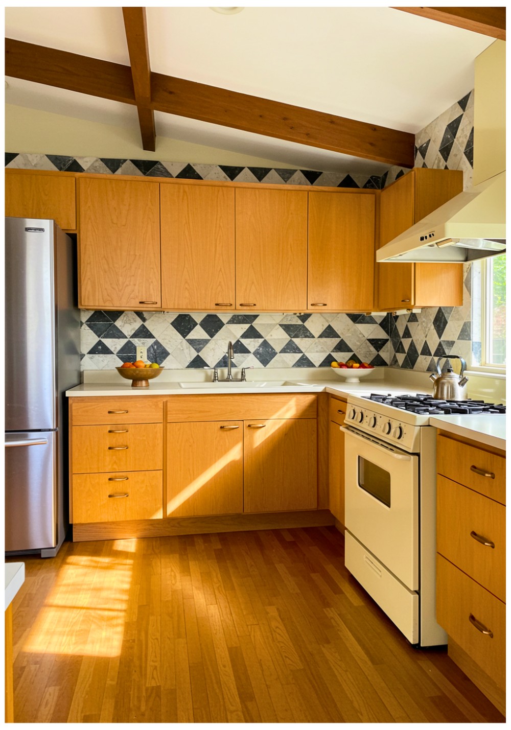 Midcentury Modern Stone Backsplash Kitchen