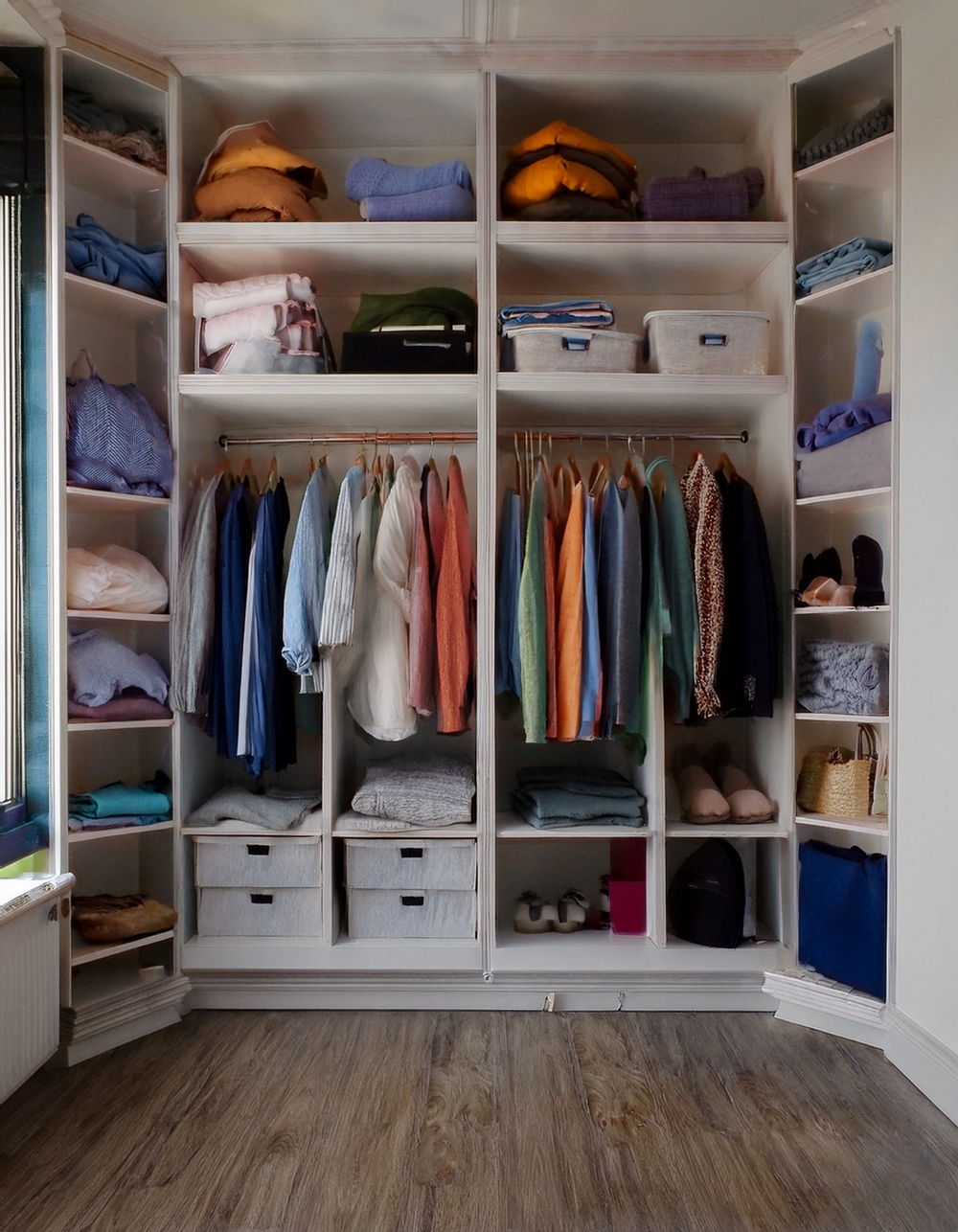 10 Small Bedroom Closet Ideas to Maximize Your Space
