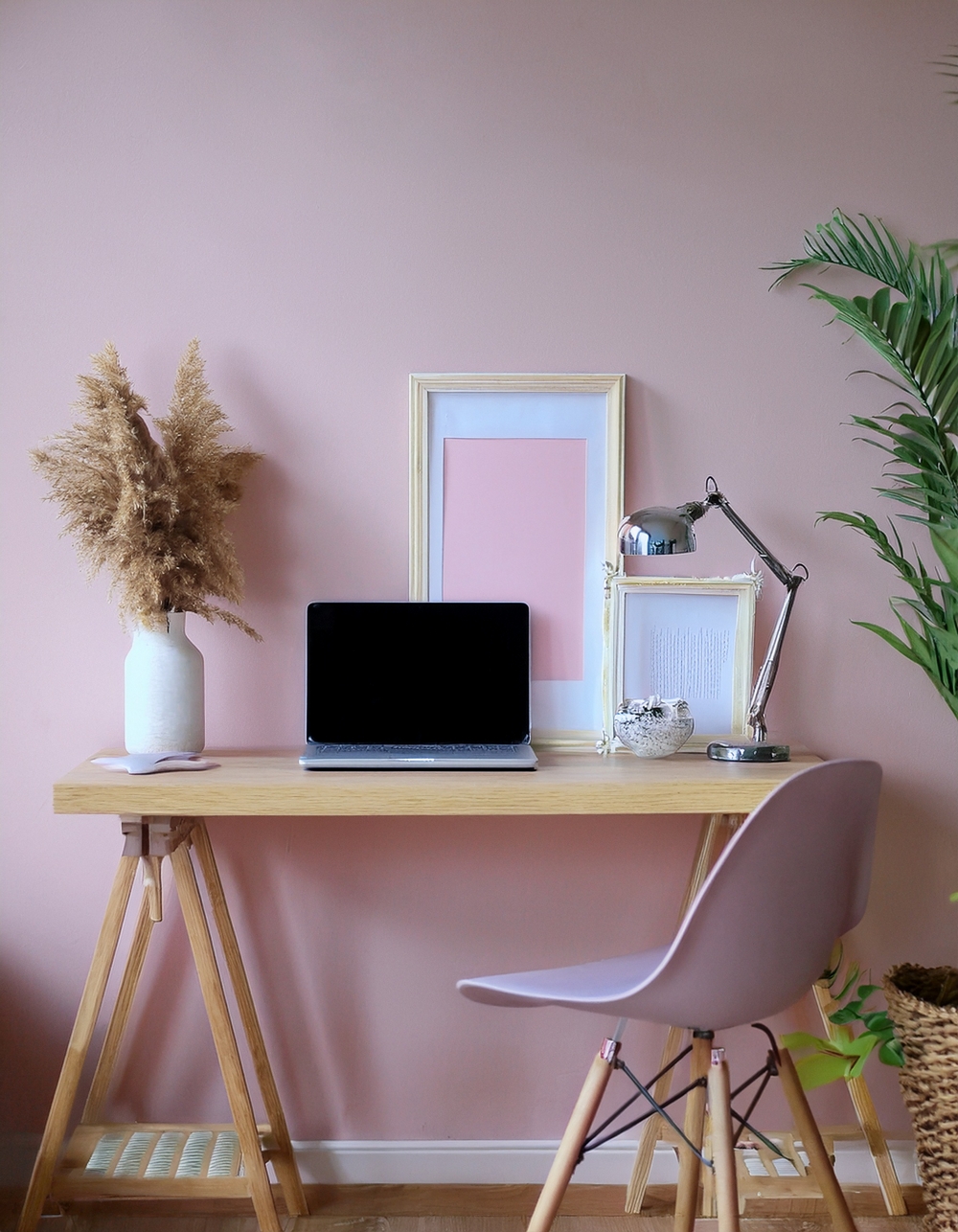 Compact desk in coastal bedroom