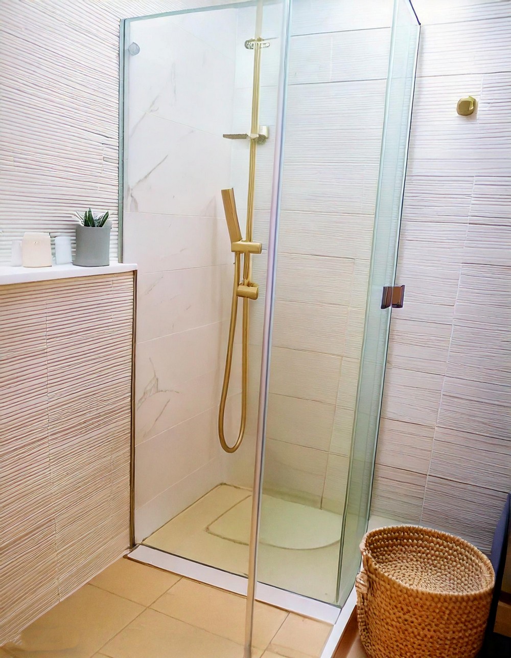 Minimalist Gold Shower