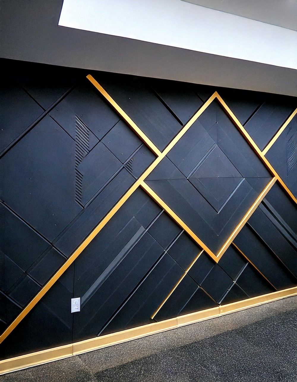 Graphite Geometric Luxe