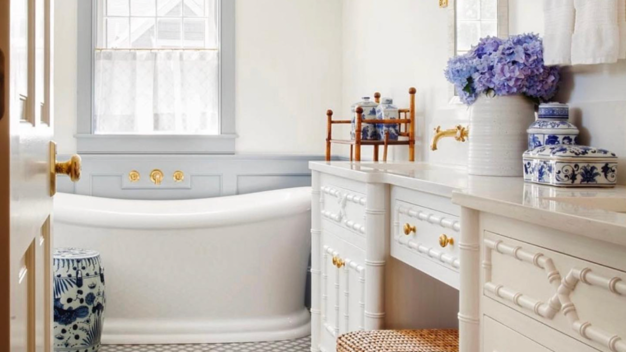 30 Stunning Board and Batten Bathroom Designs to Transform Your Space