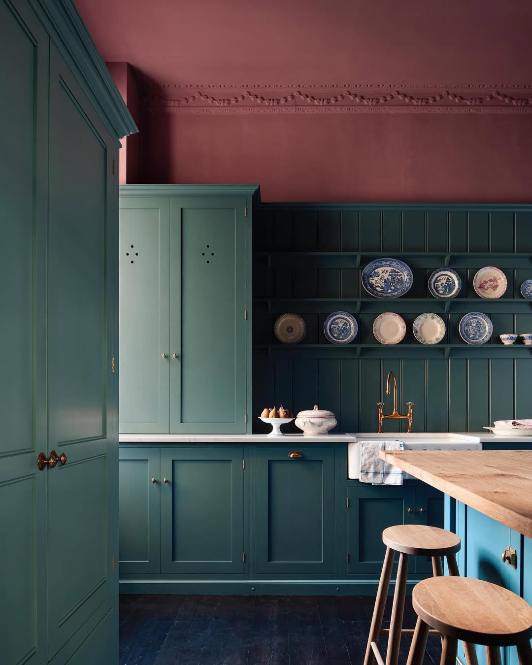 15 Best Aqua Paint Colors That Are Sure to Make a Splash